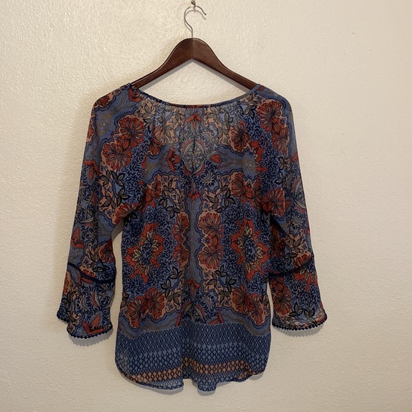 db established 1962 Semi Sheer Blouse with Sleeve Detail and Collar Detail - Picture 8 of 8